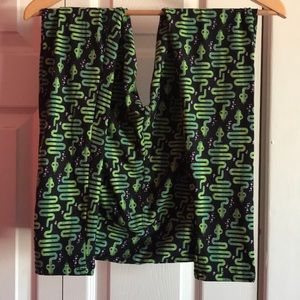 One size snake leggings lularoe